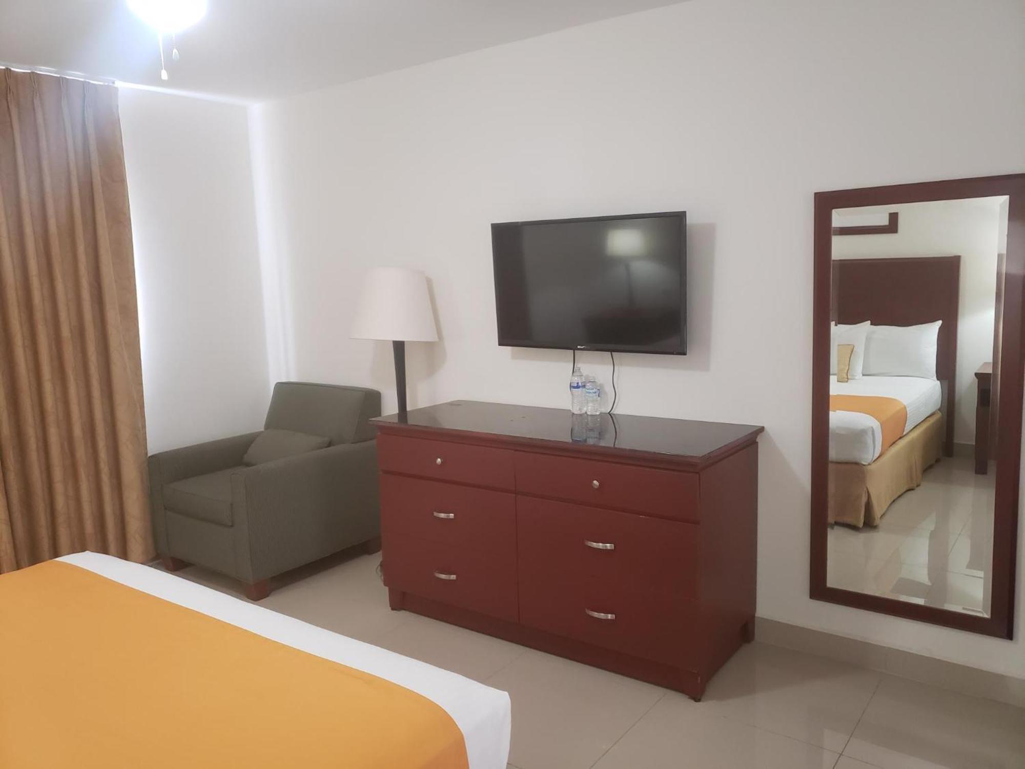 Hotel Presidente Ensenada Bagian luar foto
